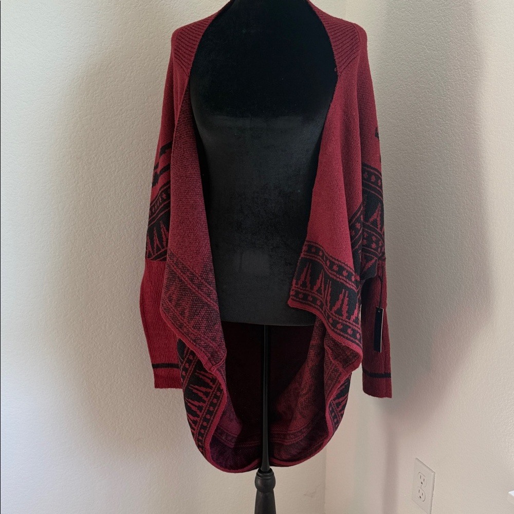 Chic Burgundy and Black Geometric Poncho - Picture 7 of 12